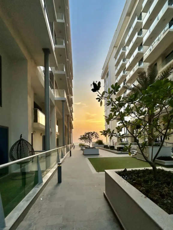 Апартаменты Glam & Family-Friendly 2-Br Duplex in Al Marjan