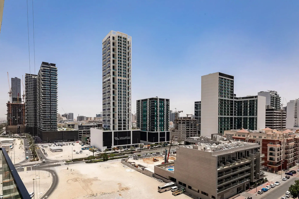 Апартаменты Стильные 1BR в Binghatti Onyx JVC