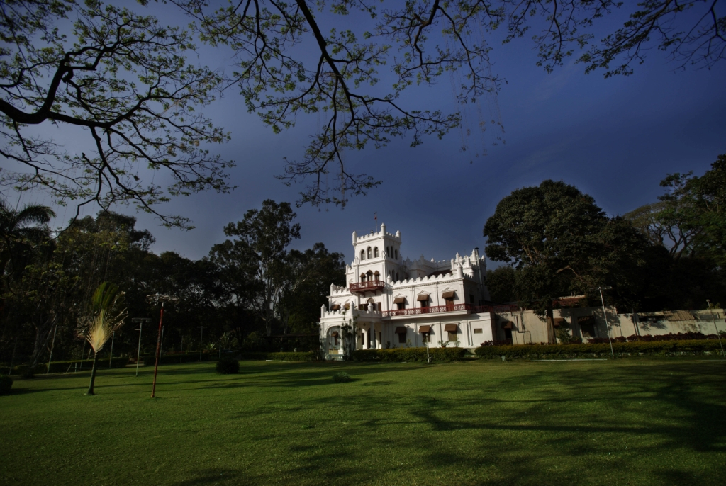 Отель Jayamahal Palace