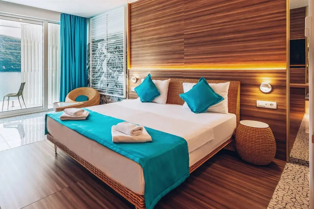 Carine Hotel Kumbor Superior