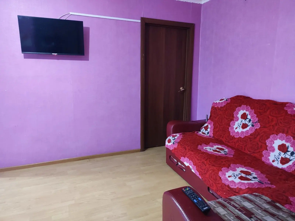 Квартира двухкомнатная Грязнова 13
