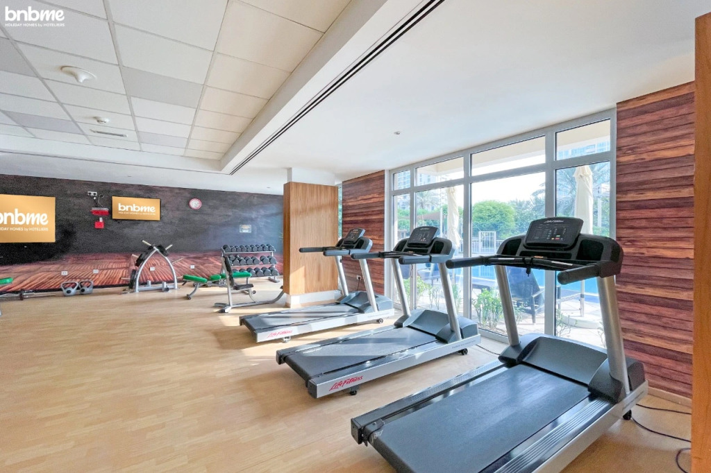 Апартаменты bnbmehomes | 2 BR Stunning Lake Views in Greens-205
