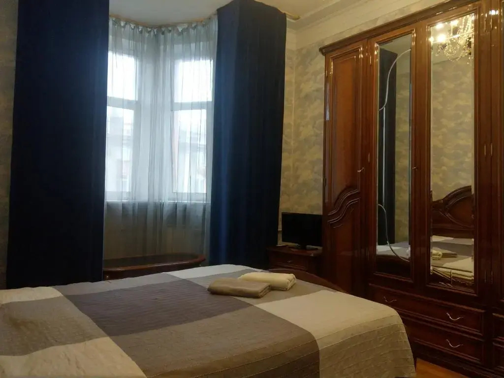 Burdenko Guest House