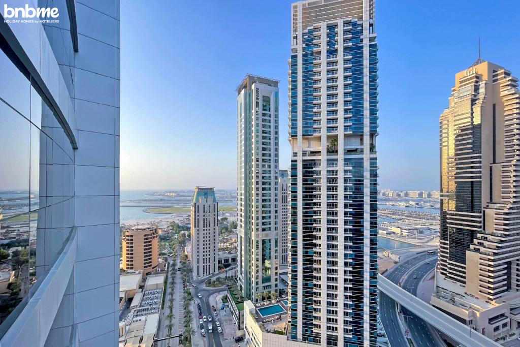 Апартаменты Luxury Penthouse with Marina and Sea Views|bnbme-2301