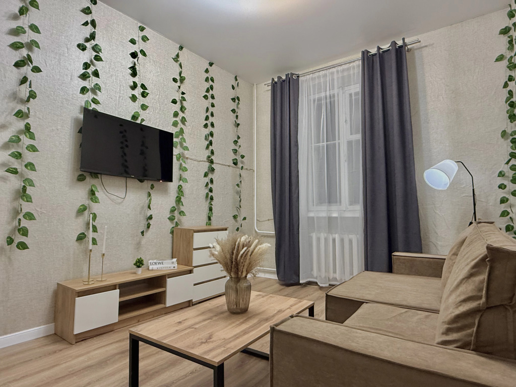 Ryadom S Krasnoy Ploschadyyu Flat