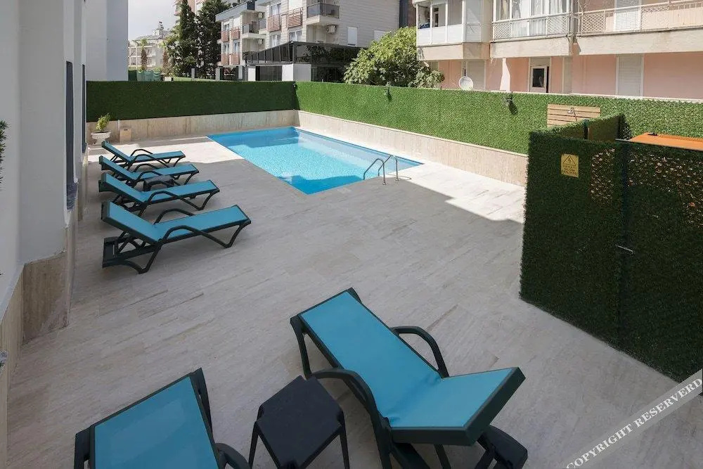 Pure Blanche Hotel