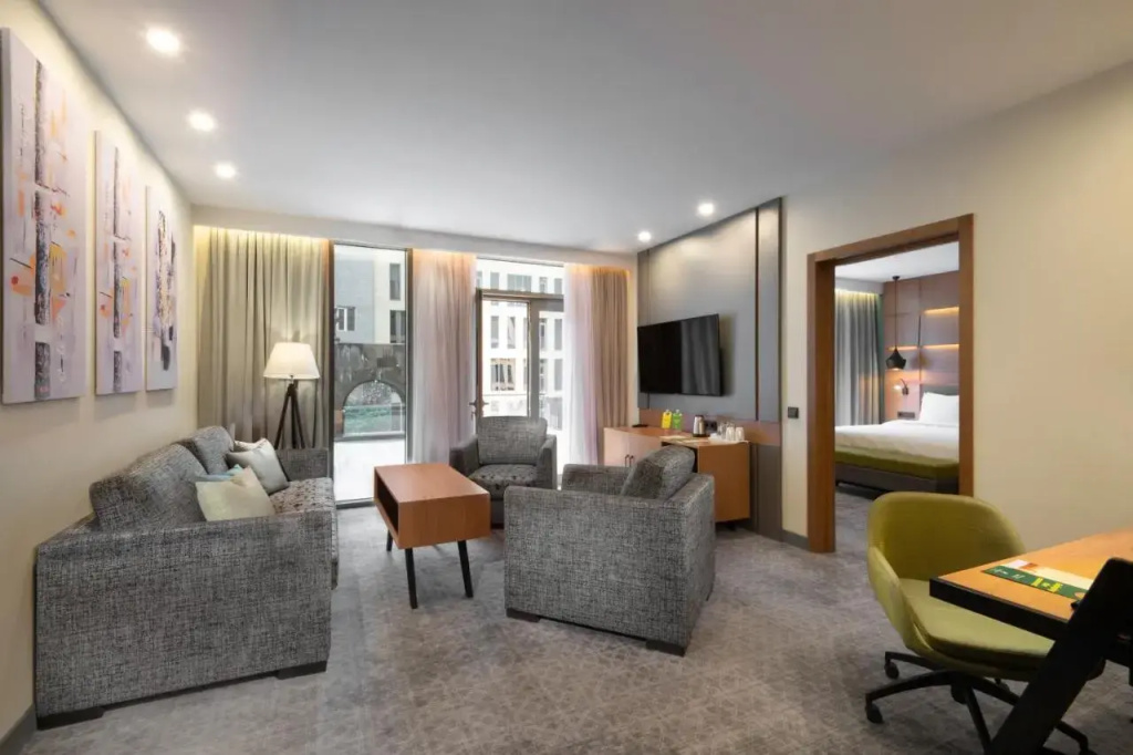 Holiday Inn Yerevan - Republic Square by IHG