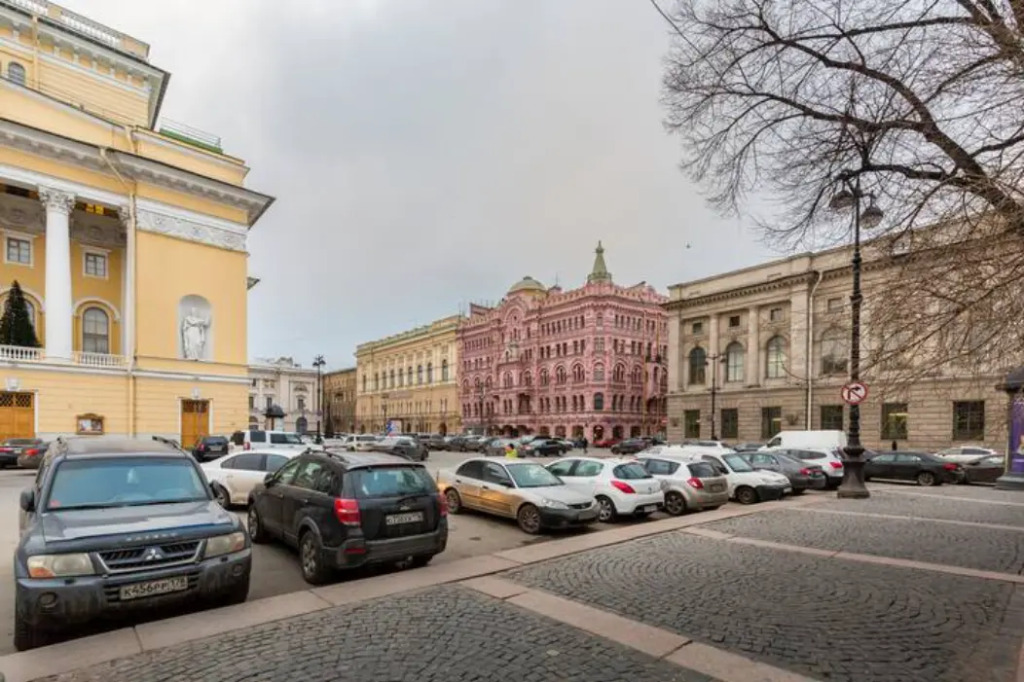 Квартира Скайлайт у Александринского Театра