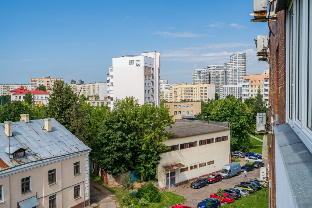 Квартира Трехкомнатная в центре Обойная 4/1