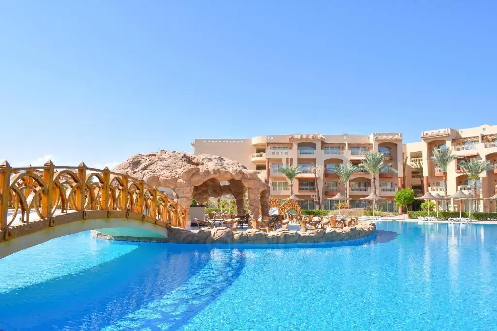 Курортный отель Parrotel Lagoon Waterpark