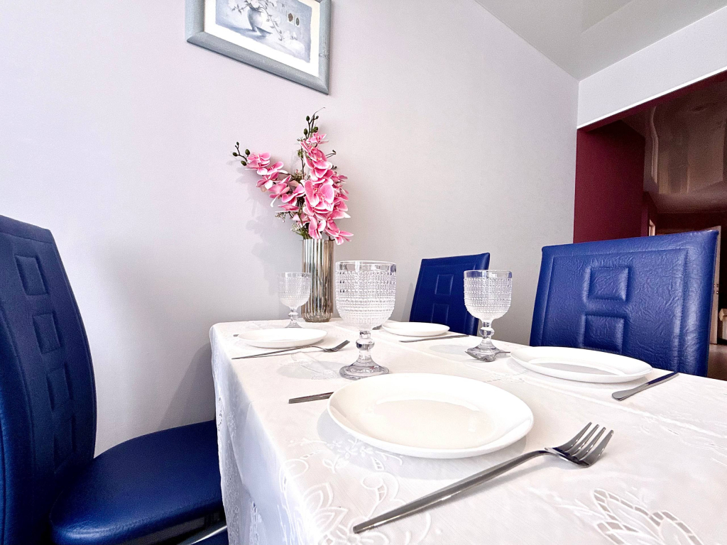 Квартира Просторная двухкомнатная на Вишневой