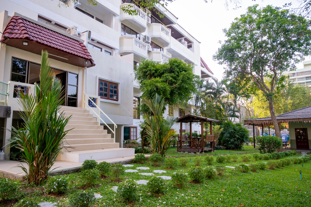 Отель Hillside Resort Pattaya