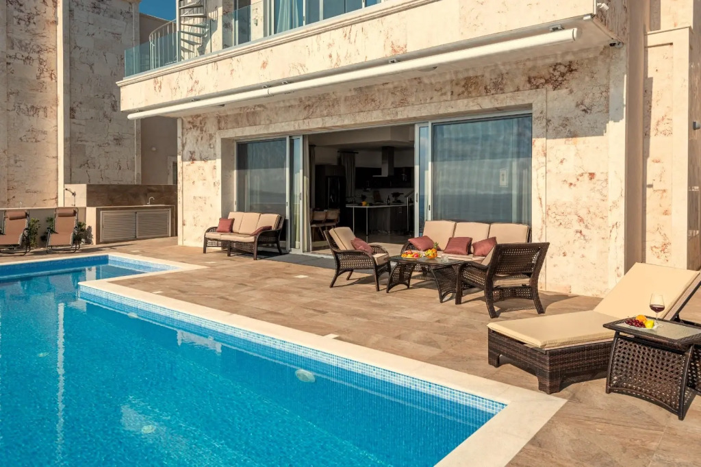 Olymp Luxury Villa D - Luxury Escape with Direct Beach Access and Unique Sunsets
