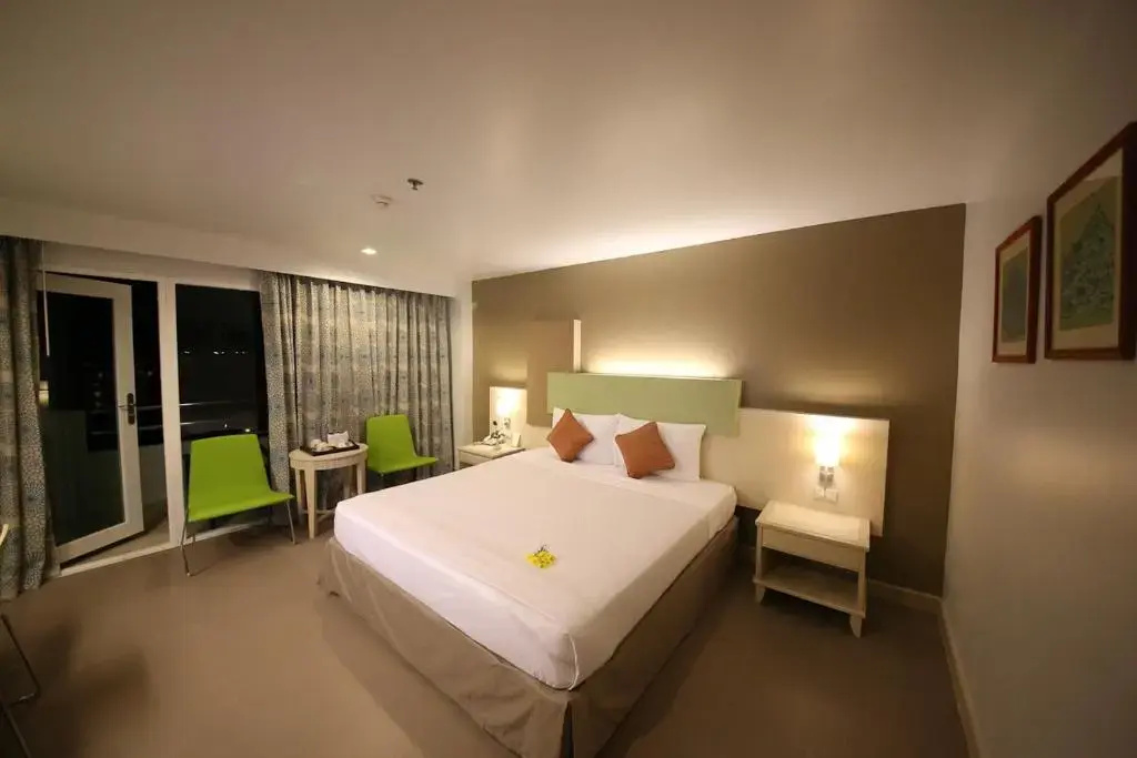 Sunshine Vista Hotel