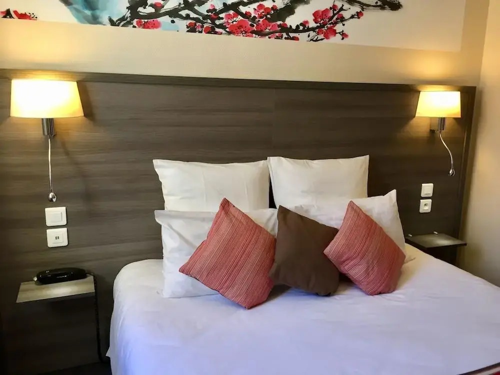 Отель Hotel de lAvenue