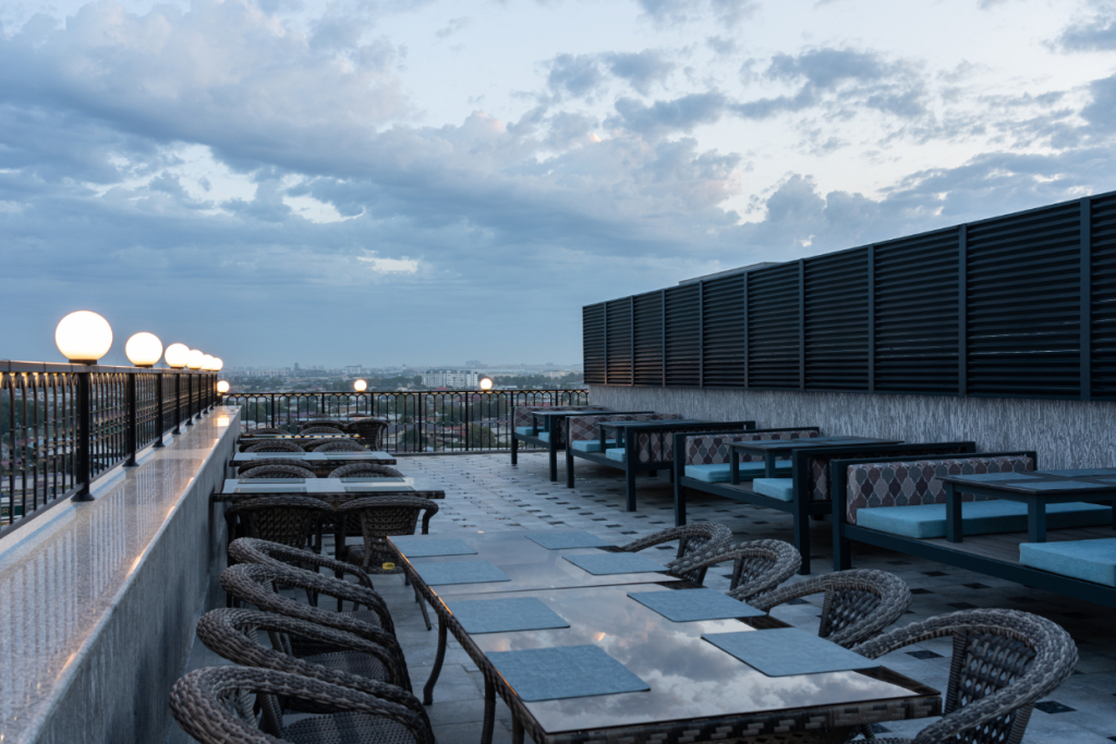 Shamsan Airport Hotel