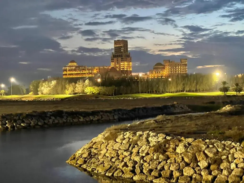 Апарт-отель Al Hamra Palace At Golf&Sea