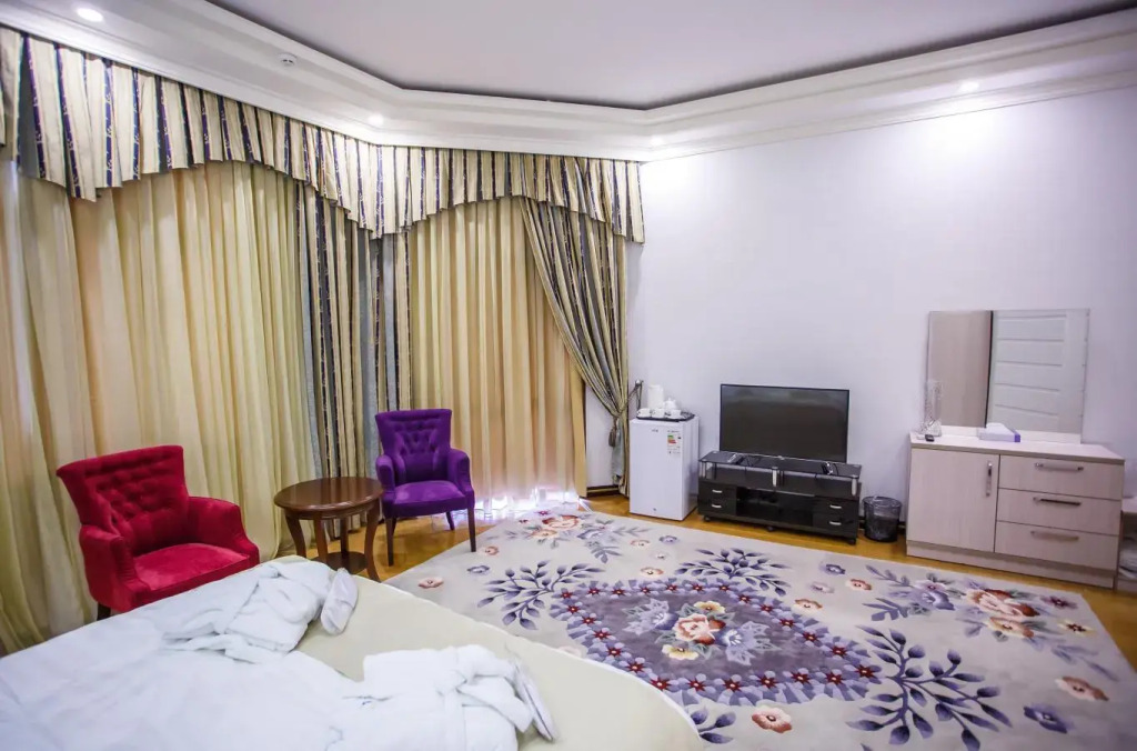 Izumrud Hotel