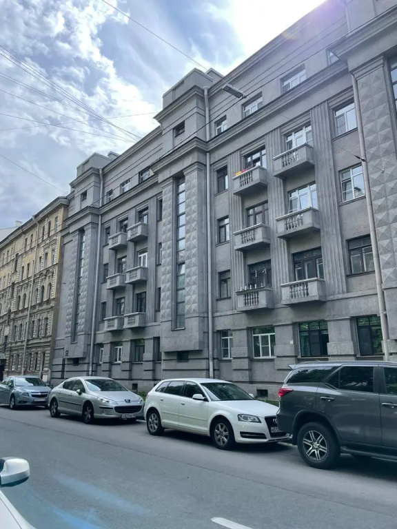 Квартира с парковкой в центре Санкт-Петербурга