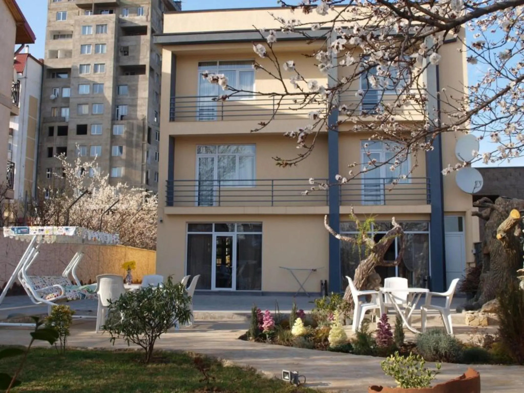 Liel Hotel