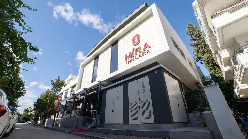 Mira Inn Lara