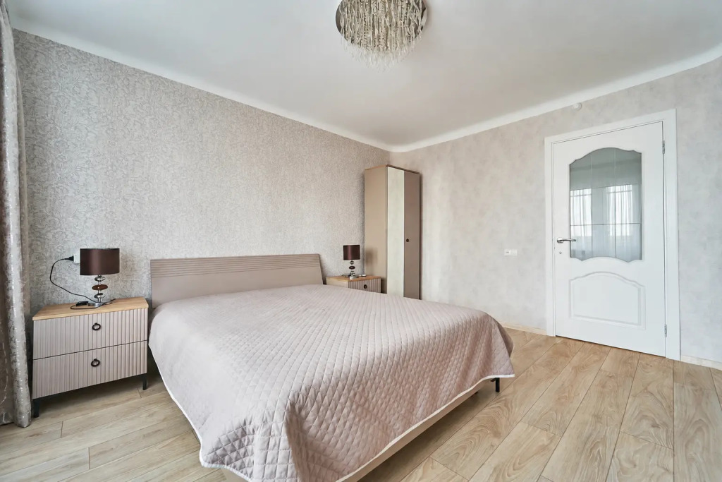 Квартира Большая 4-х комнатная квартира недалеко от центра