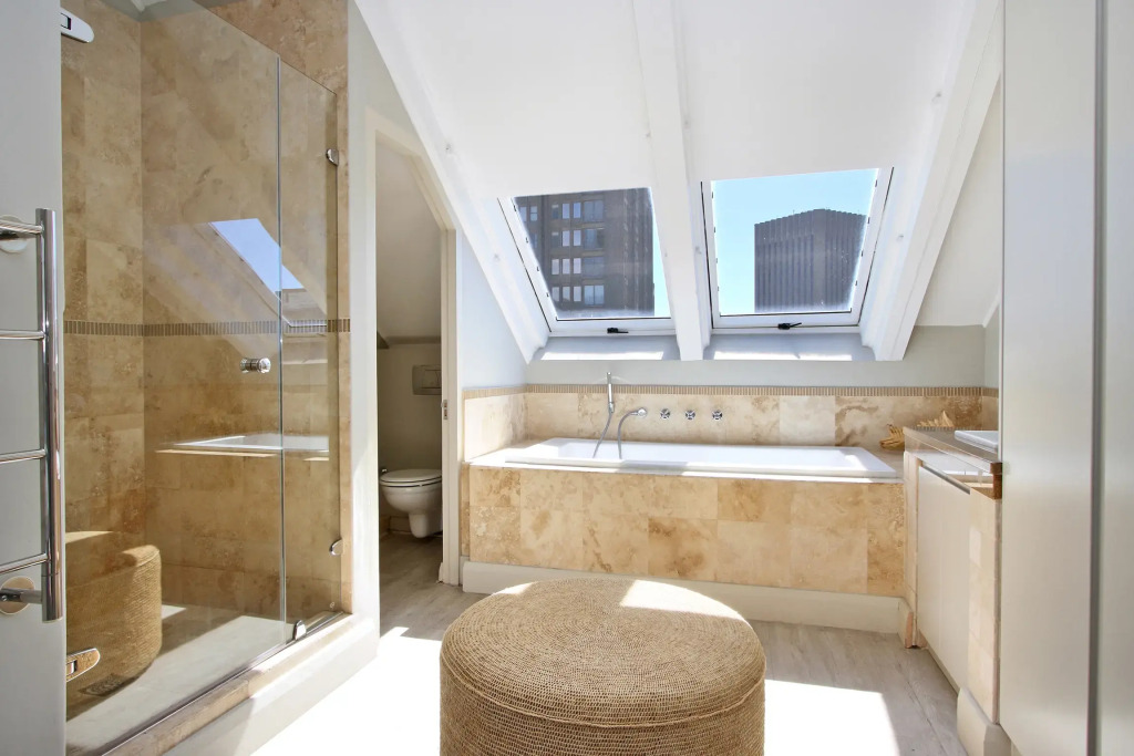 Отель Piazza Penthouse by ITC Hospitality