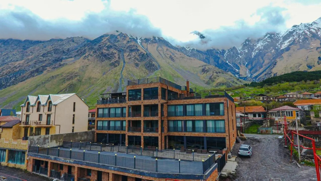 Hotel Memoir Kazbegi by DNT Group