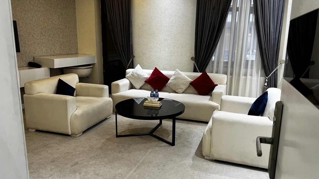 Ohu Palace Hotel