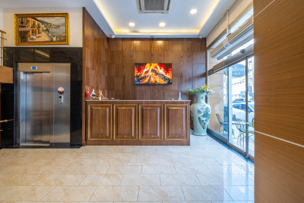 Bulvar Hotel