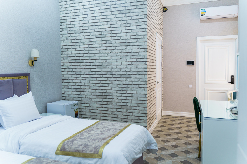 AYNIY Hotel