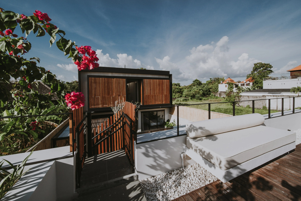 Вилла 4 BR Berawa 5 min walk beach enclosed living room