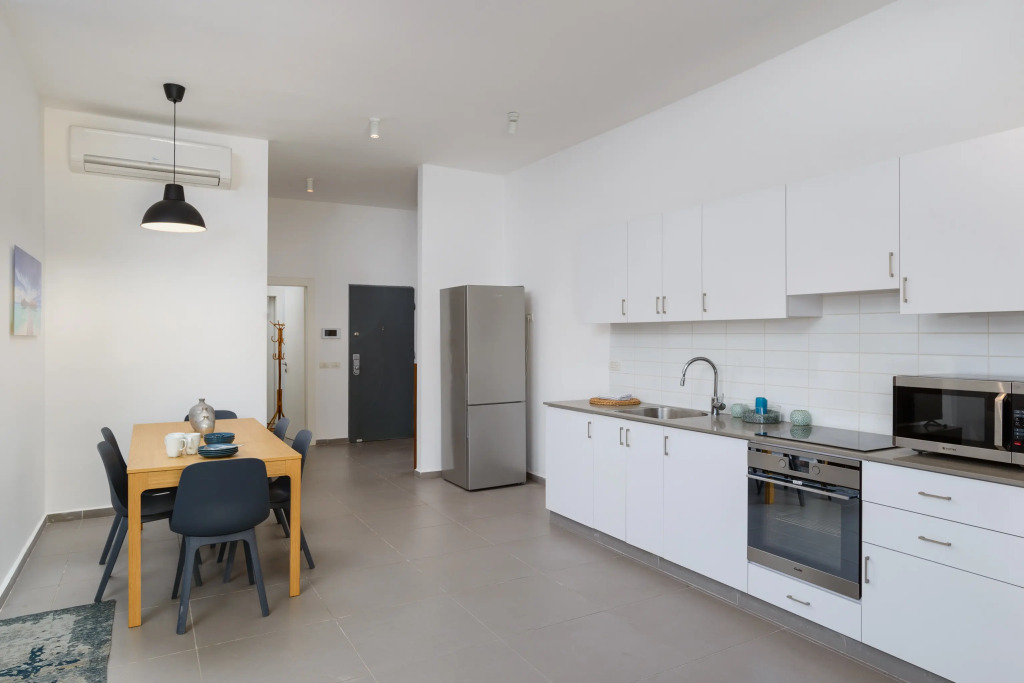 Апартаменты New & Bright 2BR with Balcony near Beach by FeelHome