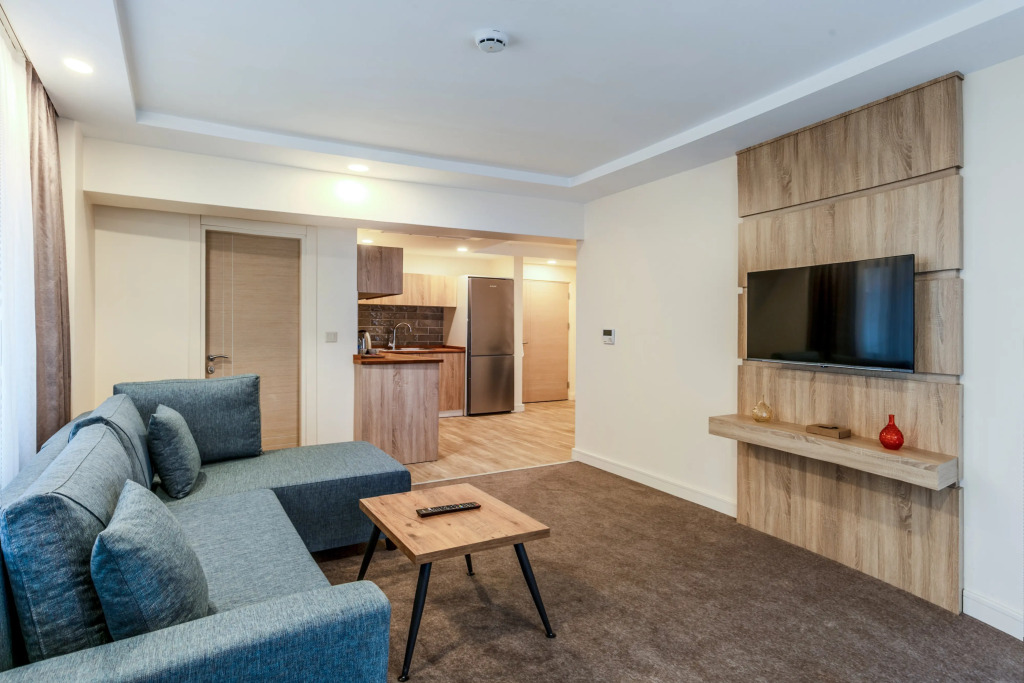 Отель Roys Hotel & Suites