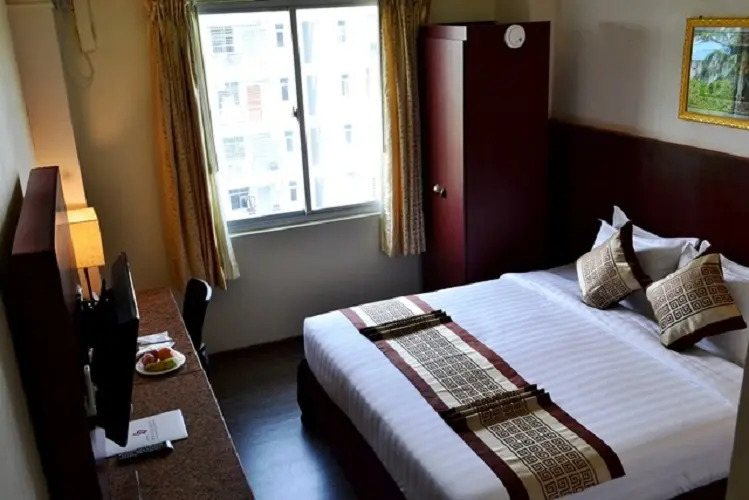Hotel Broadway Yangon