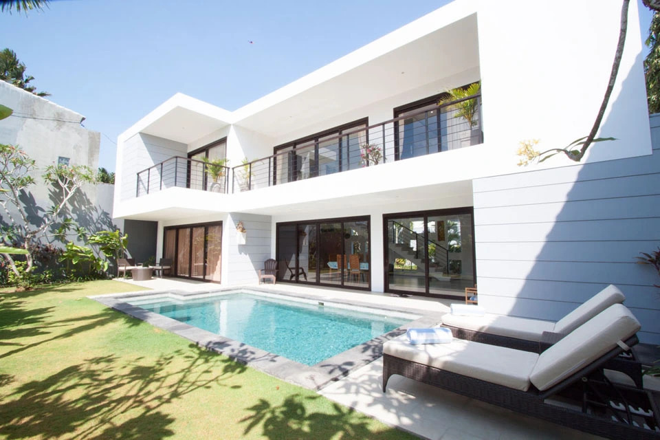 Skye Dee Villa