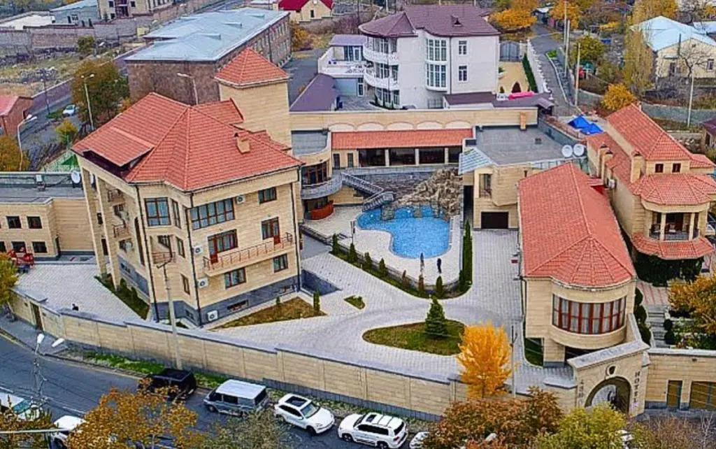 Hotel Grand Hills