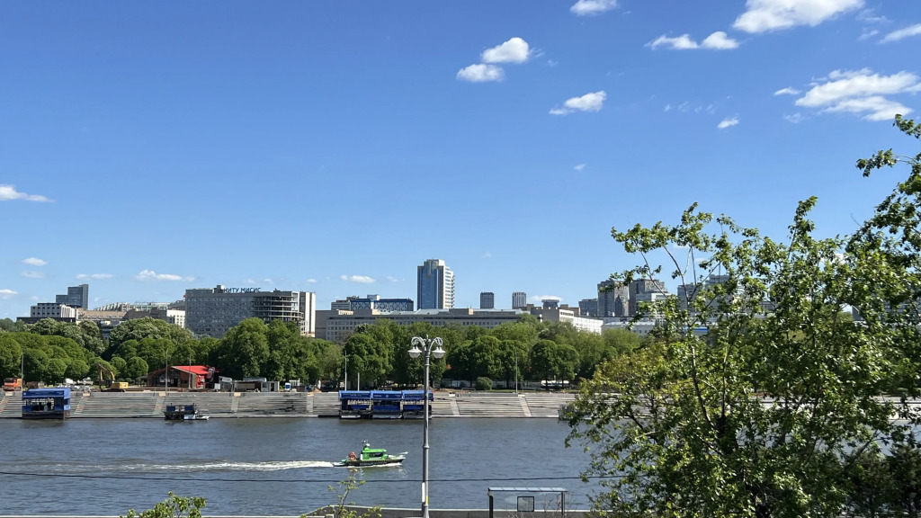 Квартира в Историческом Центре Города с Видом на Реку
