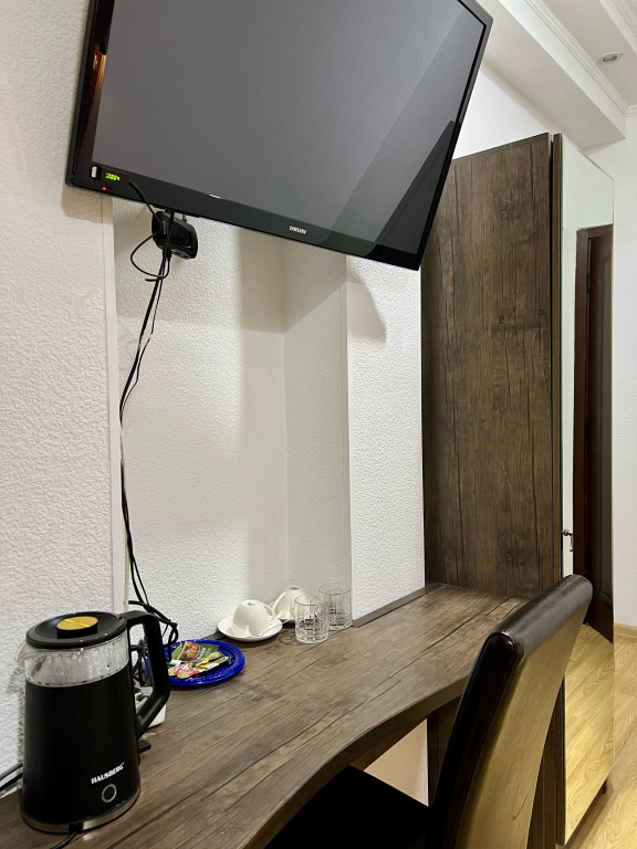 Vern Hotel