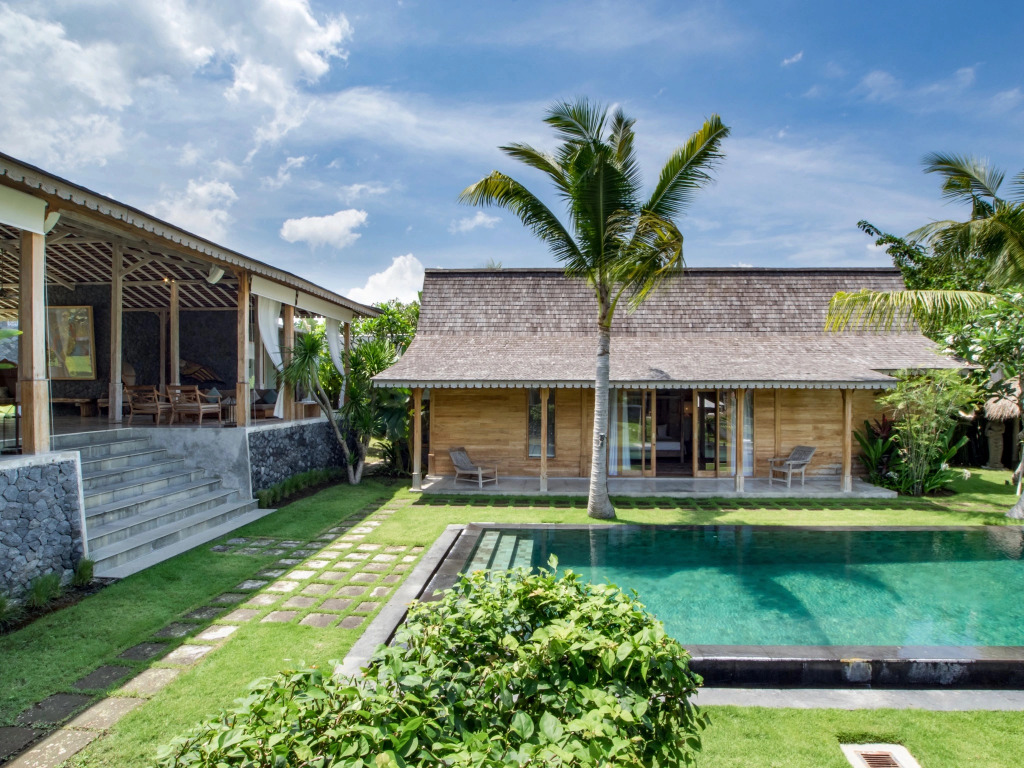 Villa Mannao by Villa Finder