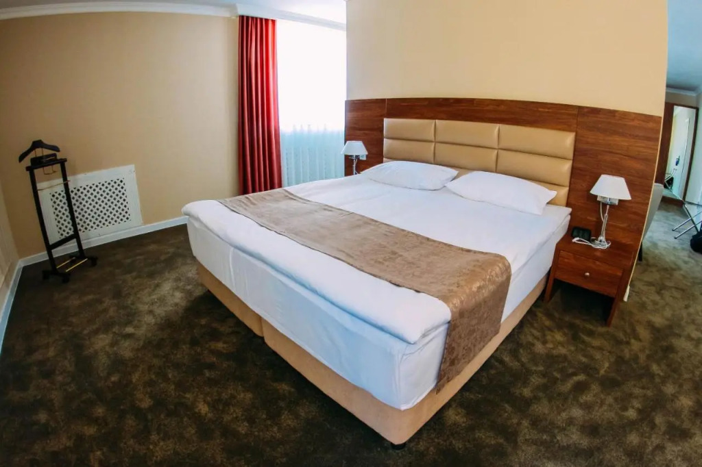 Отель Osh Grand Hotel Chavo