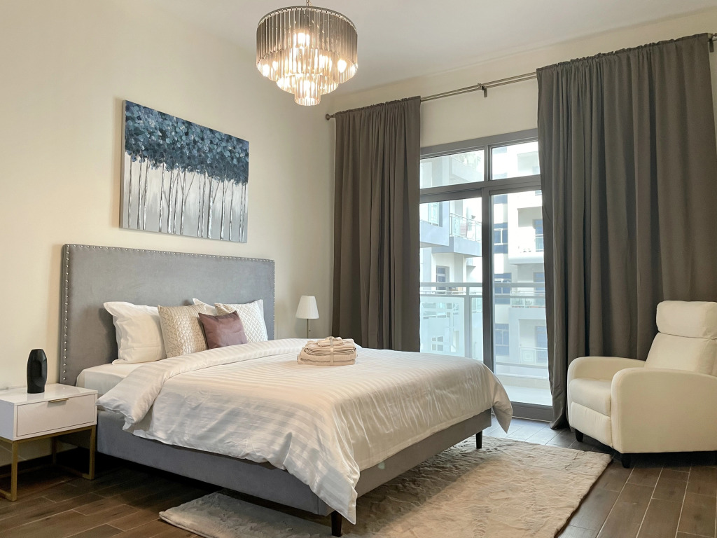 Elite LUX Holiday Homes - Spacious 2BR with Direct Metro Access in Al Furjan Dubai