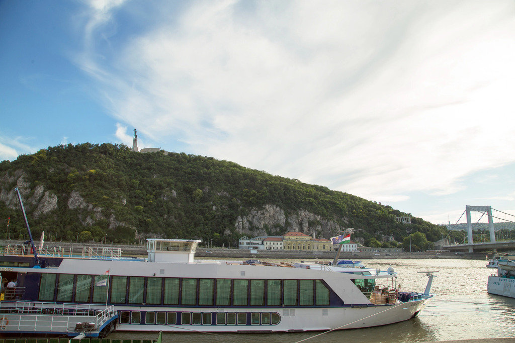 Апартаменты Luxury With Danube View