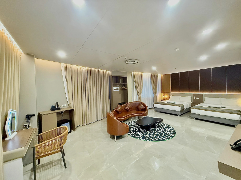 Skyport Hotel