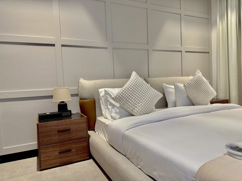 Апартаменты Vserve 1 BR Escape with City Views & Canal Vibes
