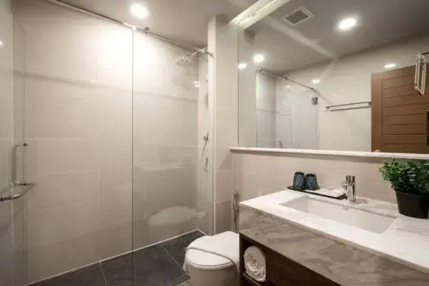 Manhattan Hotel Bangkok