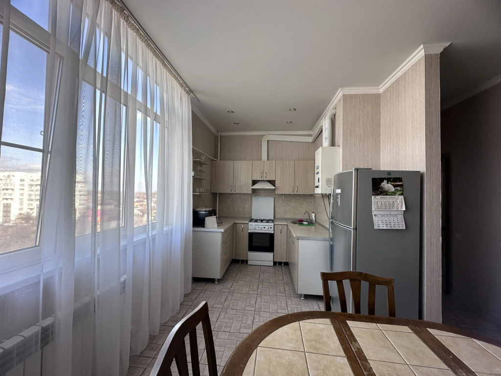 Квартира двухкомнатная 65 м²
