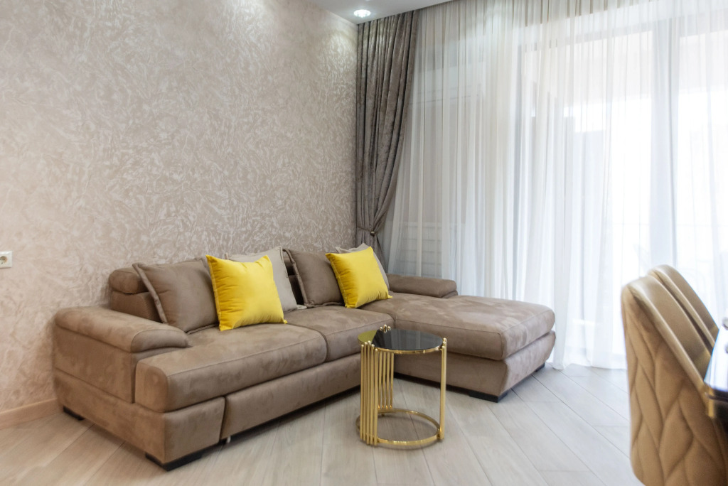 Apartments with a Spacious Terrace and Park View