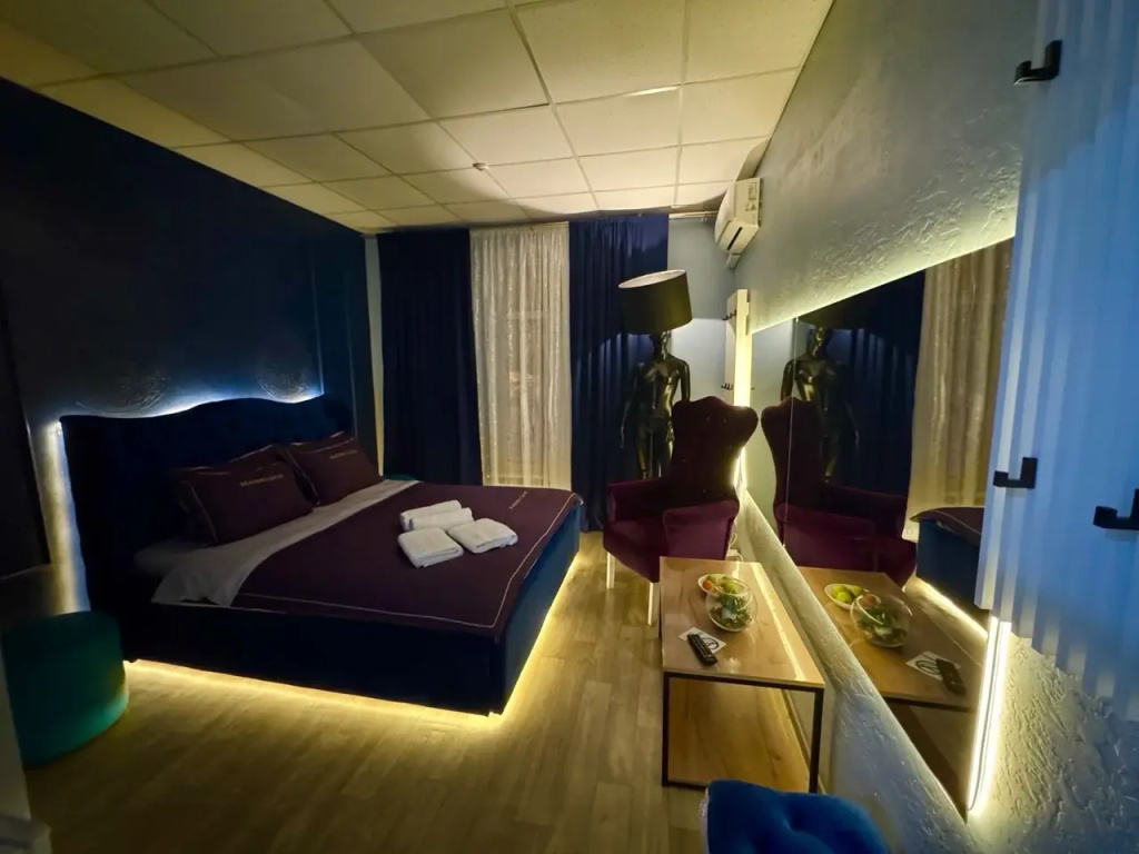 Отель Room Room