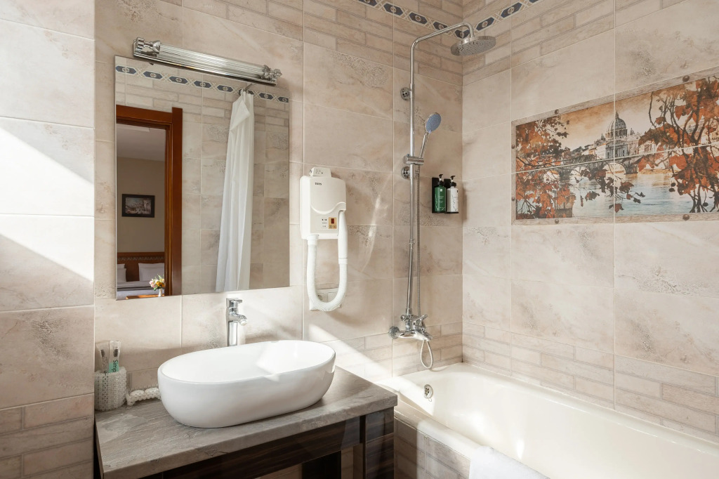 Soluxe Hotel